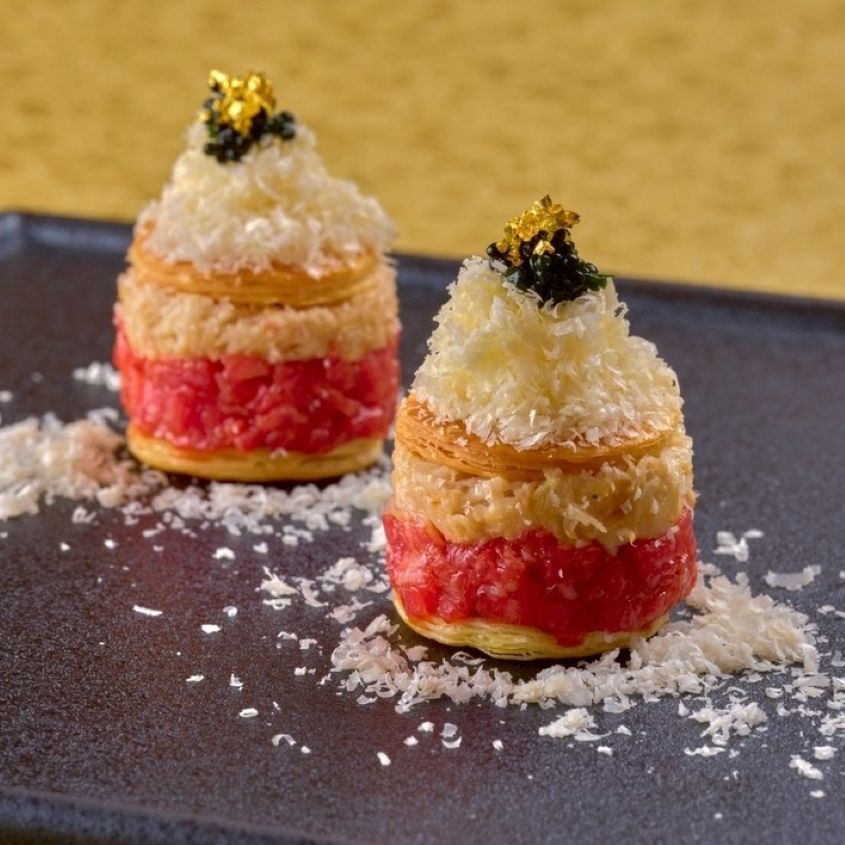 個室確約【季節のユッケと焼肉コース】季節限定「和牛と蟹のパイキャビユッケ」「厳選された焼き物8種」をご提供。季節の食事と焼肉しっかり楽しむコースをご提供！